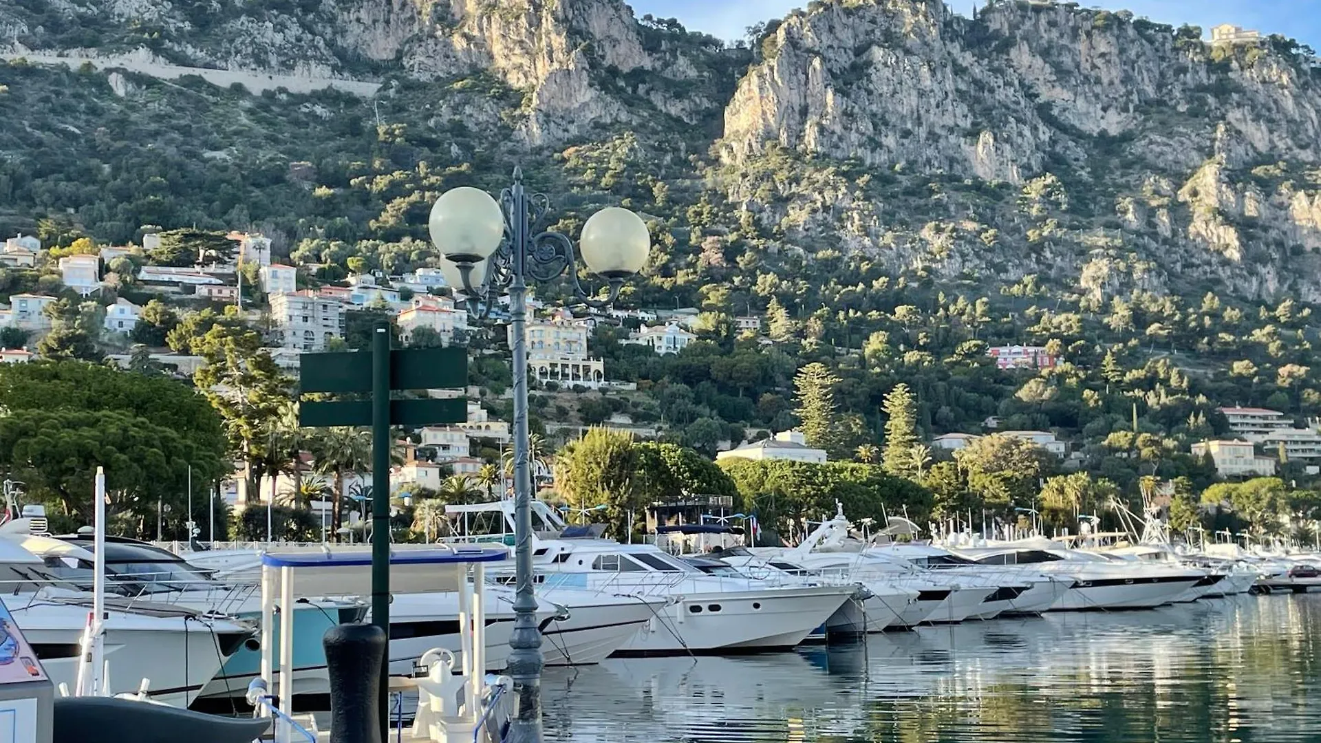 Luxury Top Floor Apartment With Terrace - Beaulieu Sur Mer